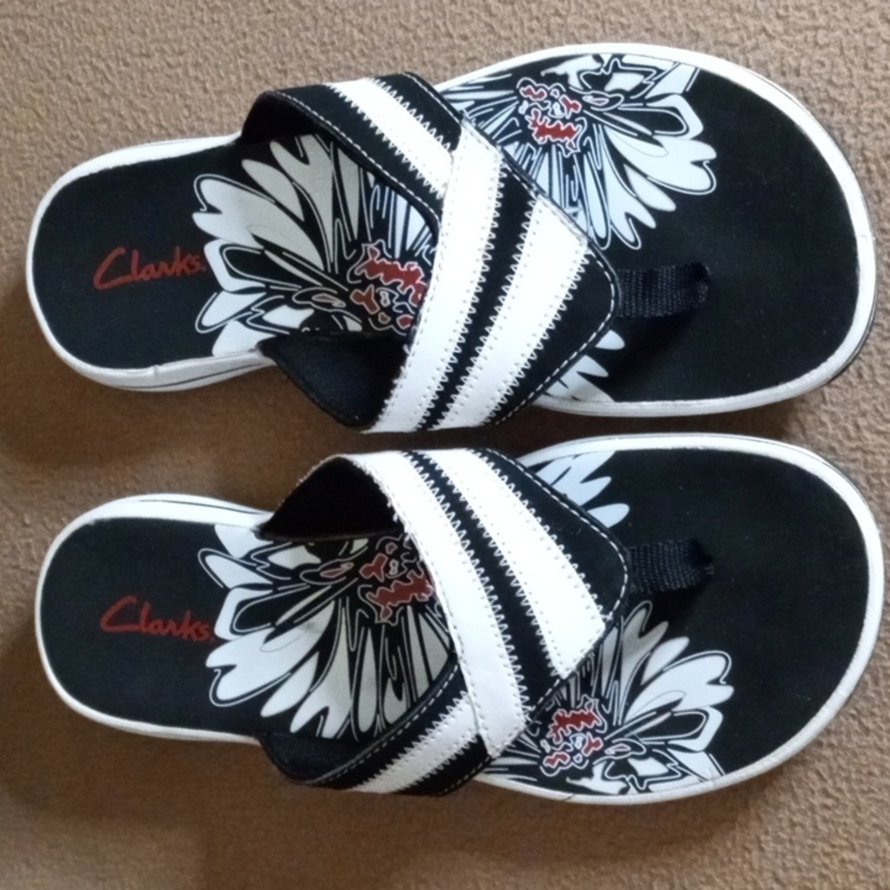 Clarks flip flops 8M